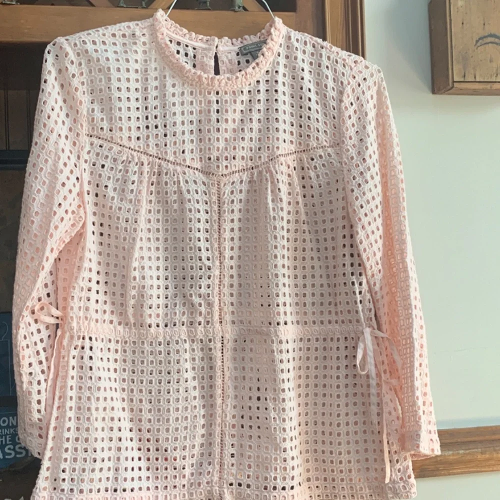 J Crew Point sur eyelet blouse . Worn 3x .‎ Retail 98